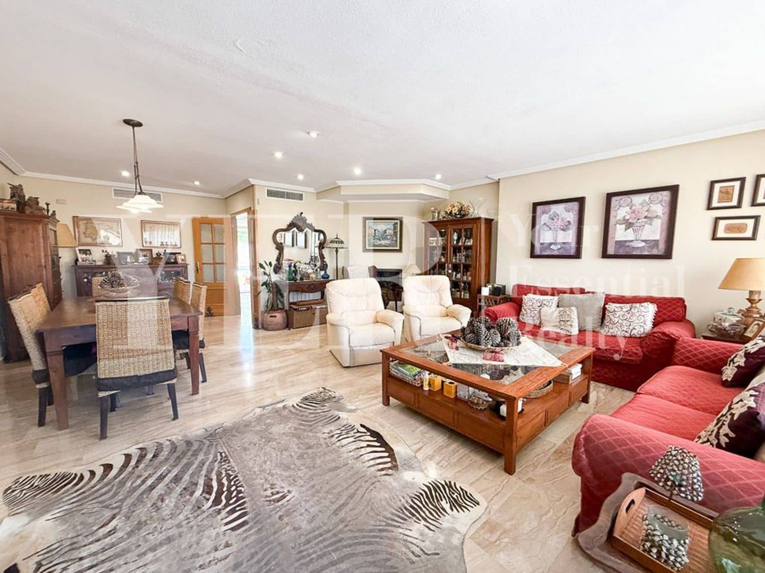 5 bedroom Townhouse for sale in Alicante / Alacant city with pool garage - € 695,000 (Ref: 9374844)