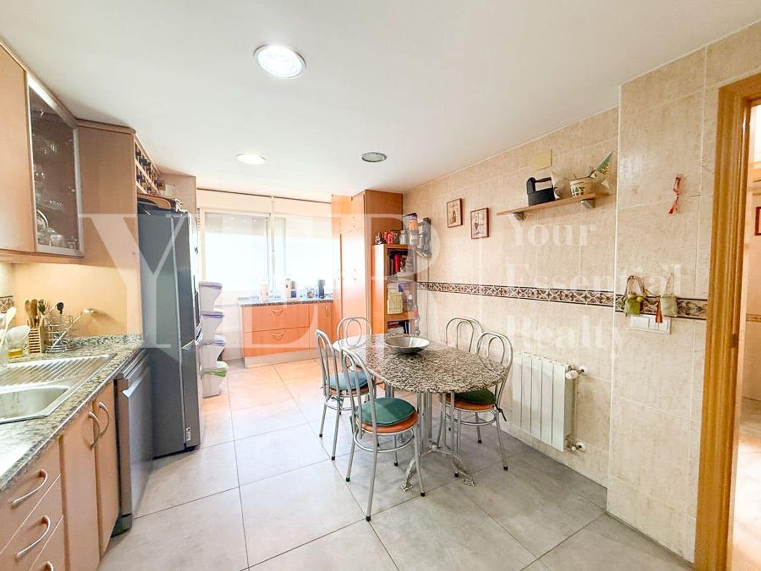 5 bedroom Townhouse for sale in Alicante / Alacant city with pool garage - € 695,000 (Ref: 9374844)