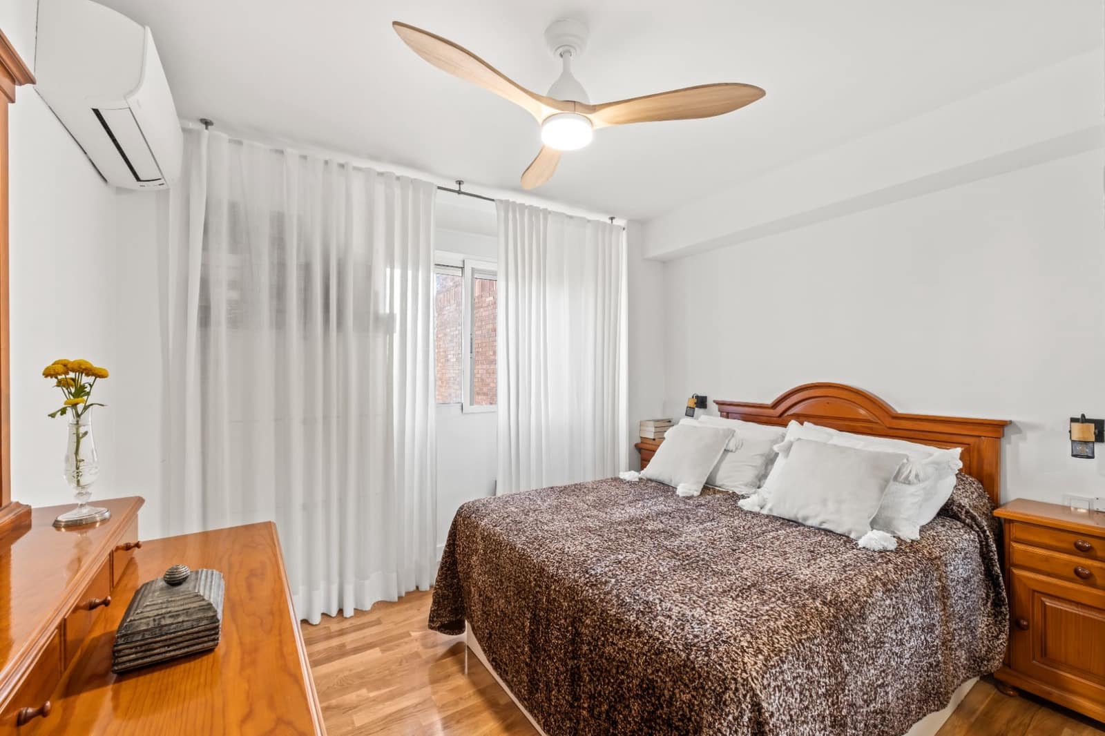 4 sovrum Lägenhet till salu i Alicante stad med pool garage - 398 000 € (Ref: 9388230)