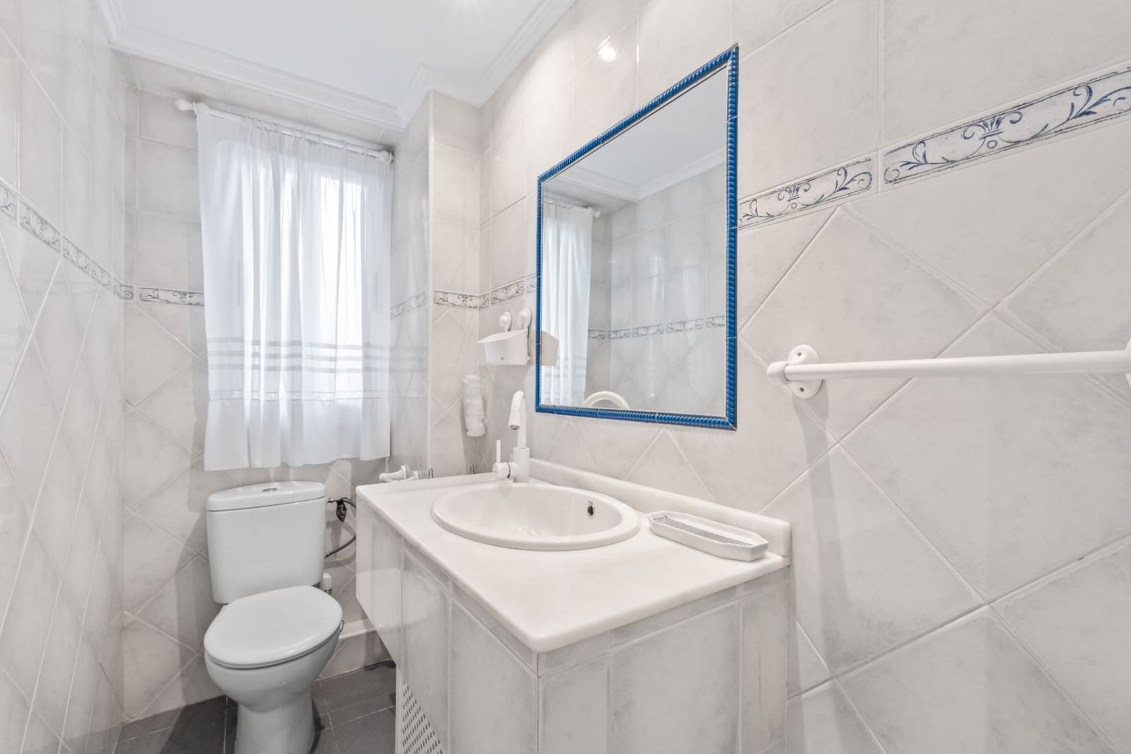 4 sovrum Lägenhet till salu i Alicante stad med pool garage - 398 000 € (Ref: 9388230)