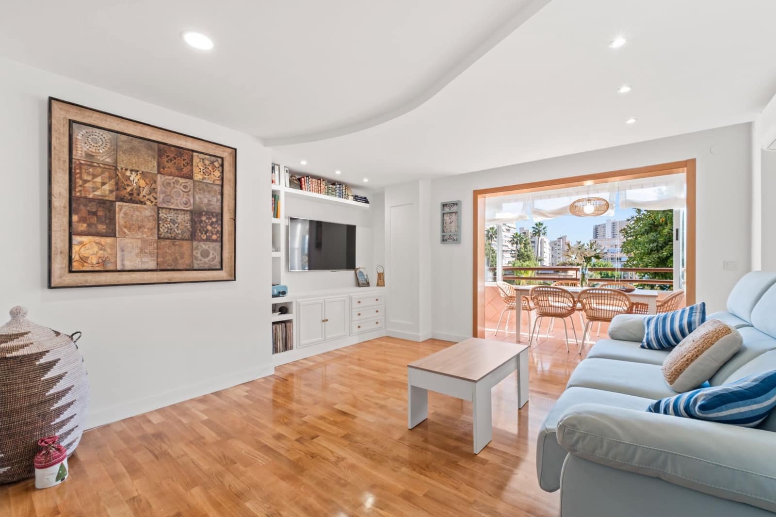 4 sovrum Lägenhet till salu i Alicante stad med pool garage - 398 000 € (Ref: 9388230)