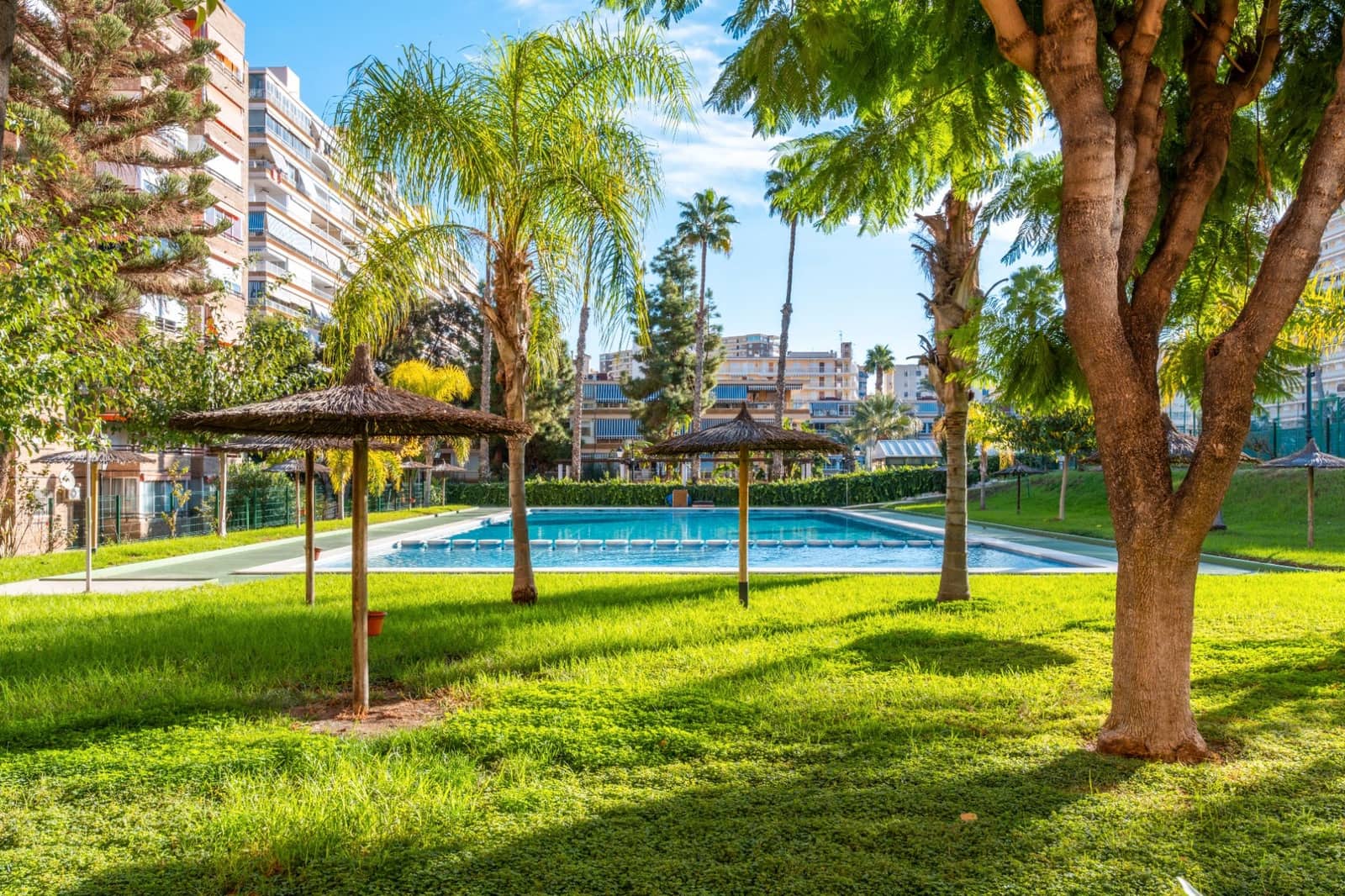 4 sovrum Lägenhet till salu i Alicante stad med pool garage - 398 000 € (Ref: 9388230)