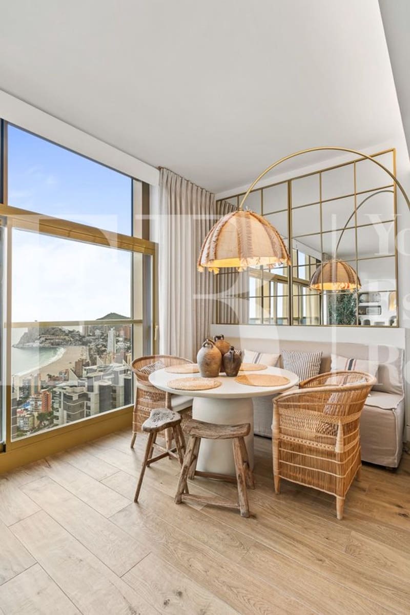 2 soveværelse Lejlighed til salg i Benidorm med swimmingpool garage - € 780.000 (Ref: 9435007)