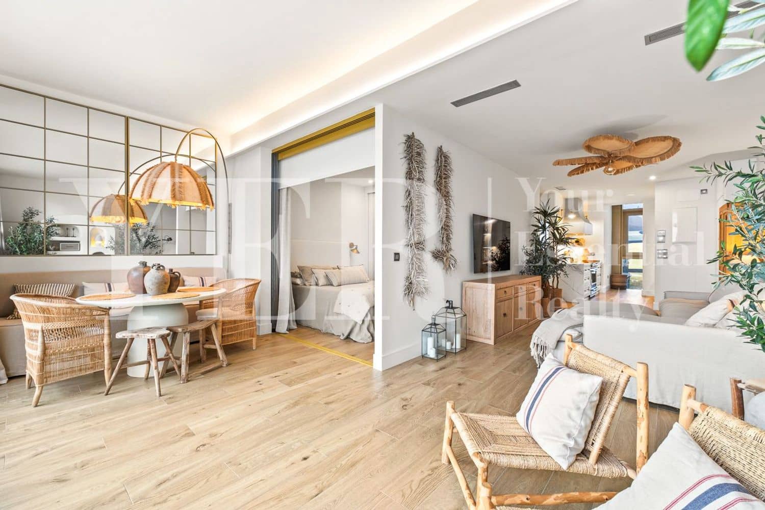 2 soveværelse Lejlighed til salg i Benidorm med swimmingpool garage - € 780.000 (Ref: 9435007)