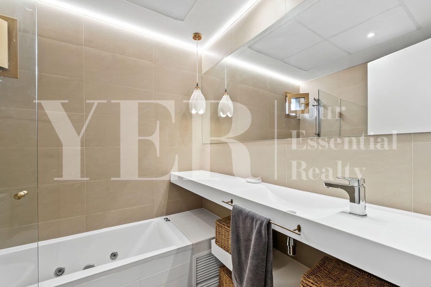 2 soveværelse Lejlighed til salg i Benidorm med swimmingpool garage - € 780.000 (Ref: 9435007)