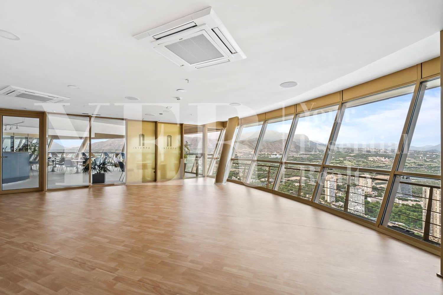 2 soveværelse Lejlighed til salg i Benidorm med swimmingpool garage - € 780.000 (Ref: 9435007)