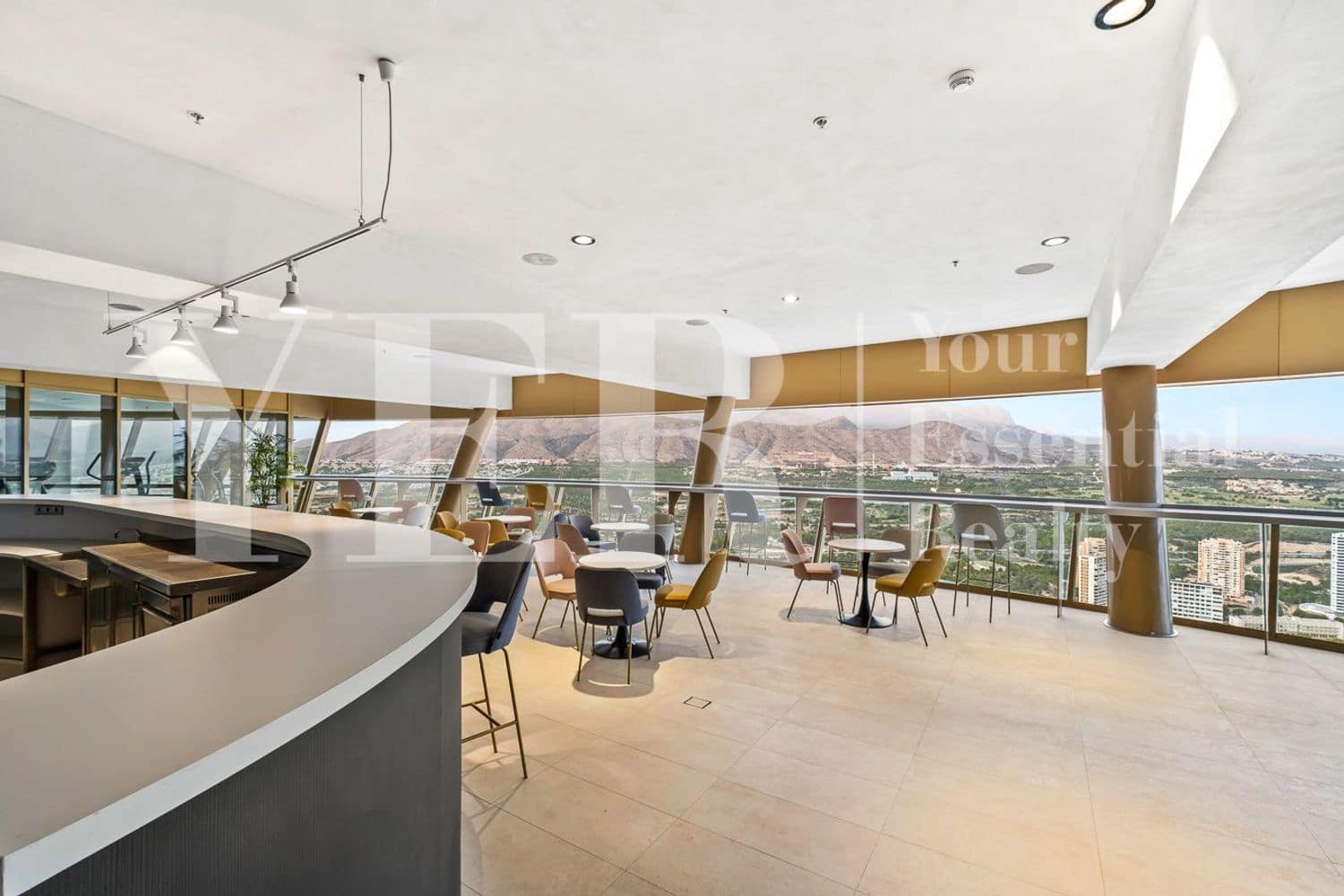 2 soveværelse Lejlighed til salg i Benidorm med swimmingpool garage - € 780.000 (Ref: 9435007)