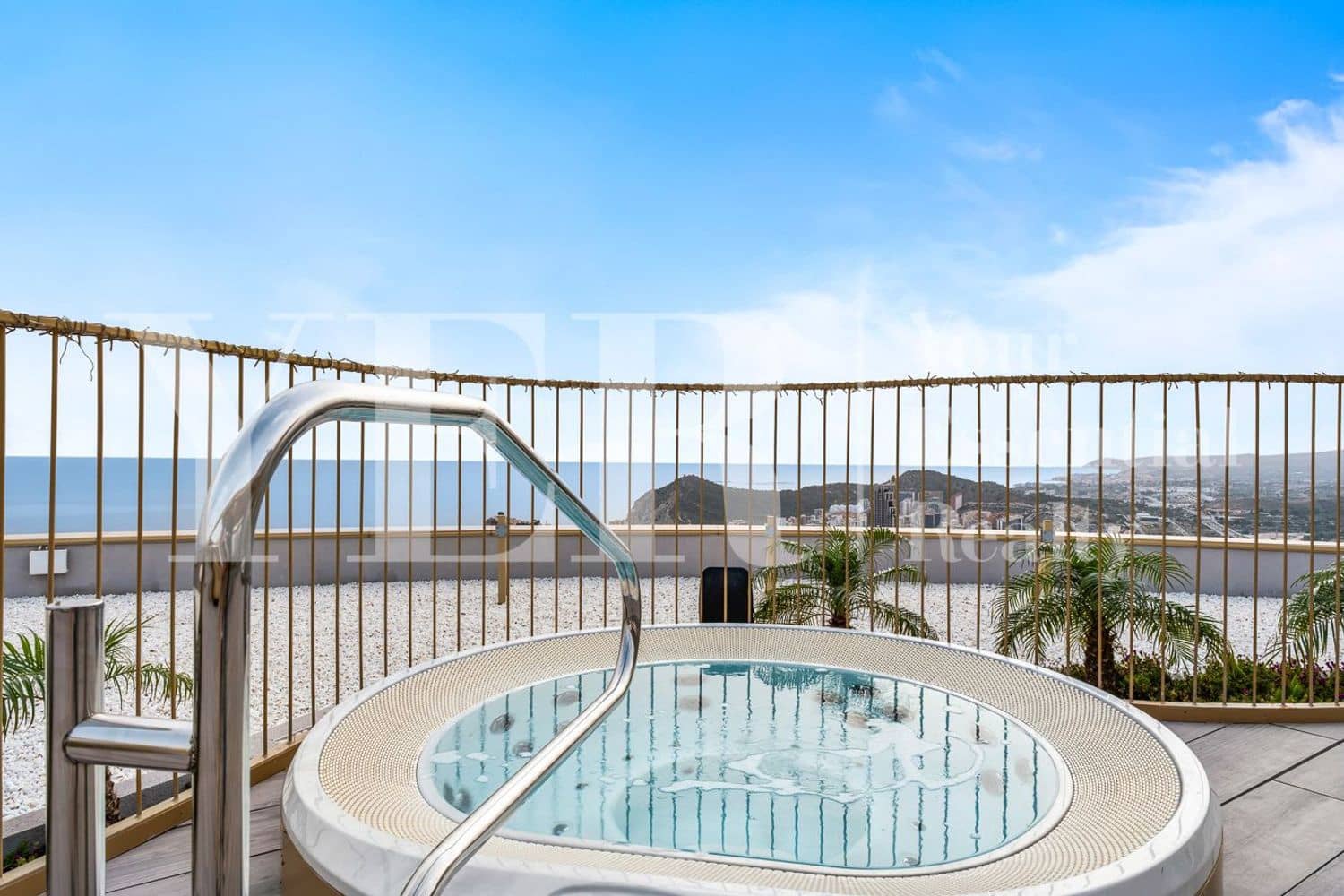 2 soveværelse Lejlighed til salg i Benidorm med swimmingpool garage - € 780.000 (Ref: 9435007)