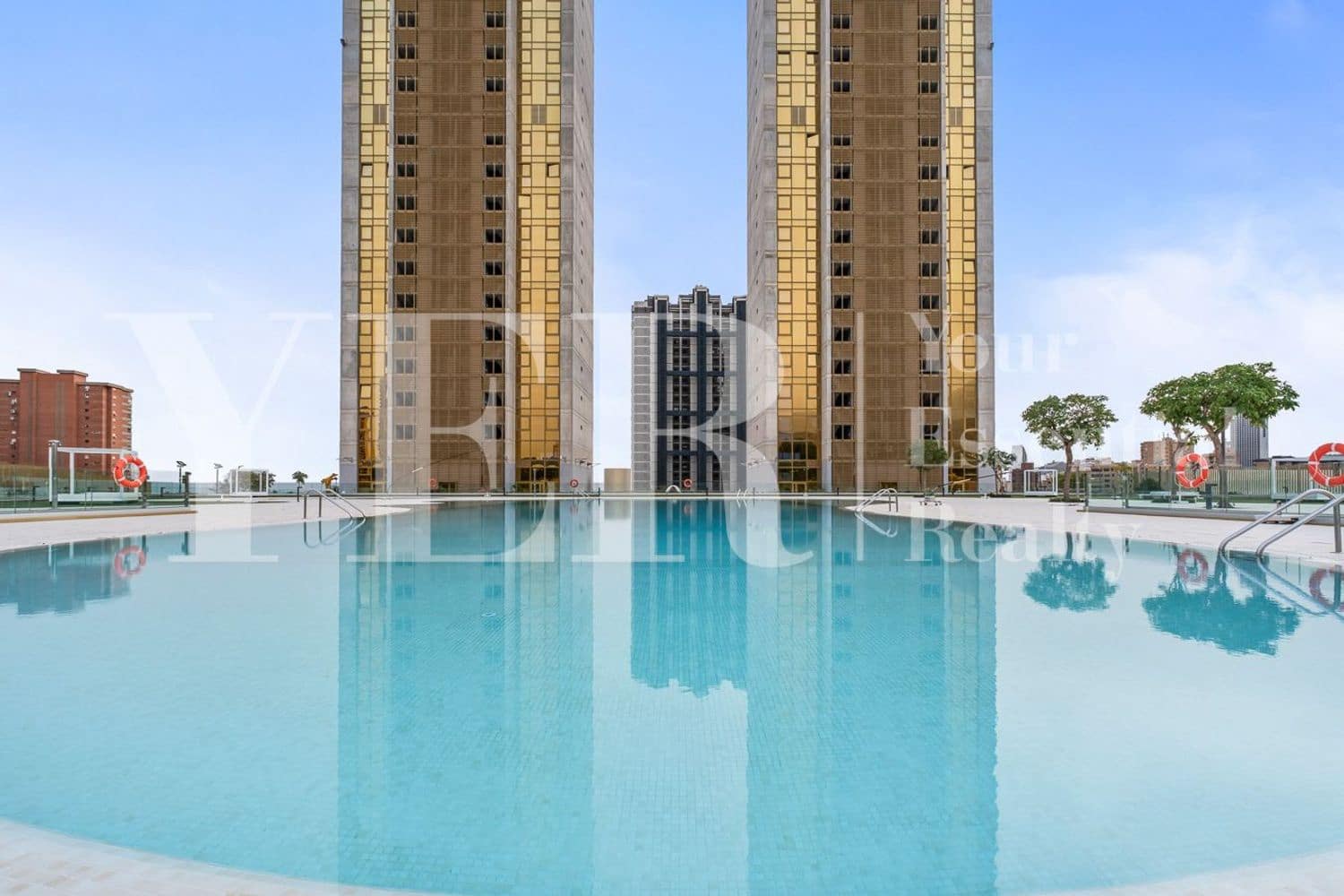 2 soveværelse Lejlighed til salg i Benidorm med swimmingpool garage - € 780.000 (Ref: 9435007)