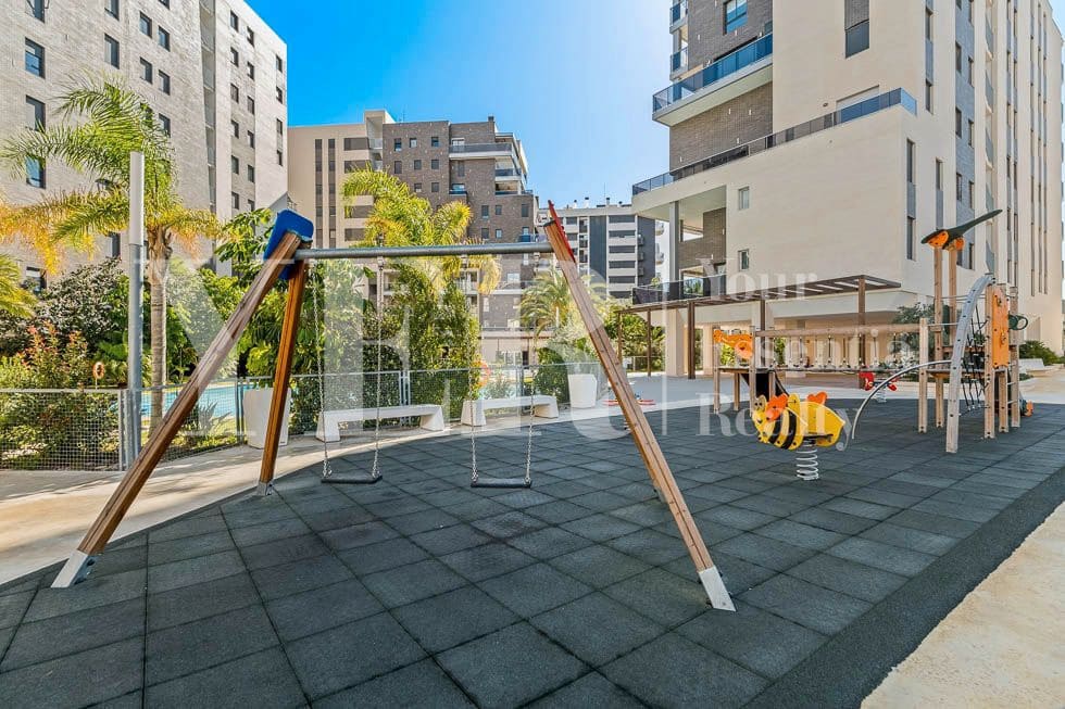 3 quarto Apartamento de Praia para arrendar em Alicante cidade com piscina - 3 200 € (Ref: 9438723)