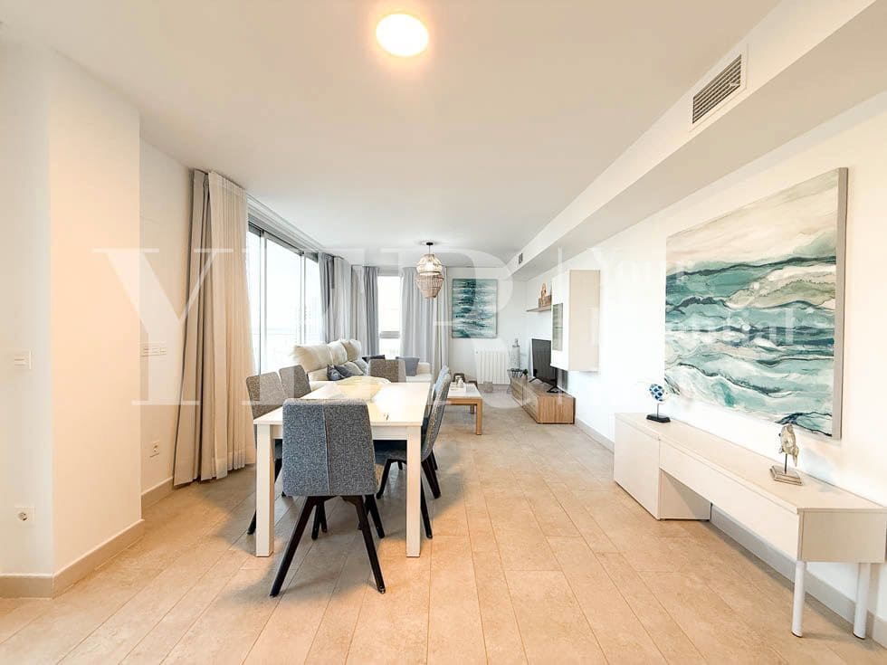 3 bedroom Beach Apartment for rent in Alicante / Alacant city with pool - € 3,200 (Ref: 9438723)