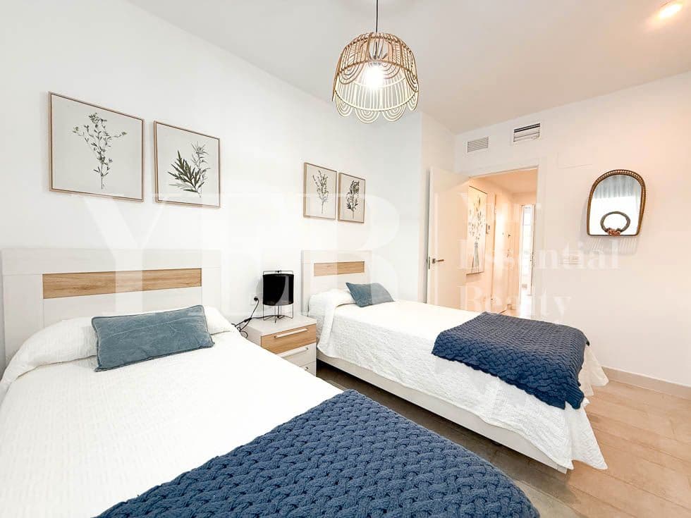 3 bedroom Beach Apartment for rent in Alicante / Alacant city with pool - € 3,200 (Ref: 9438723)