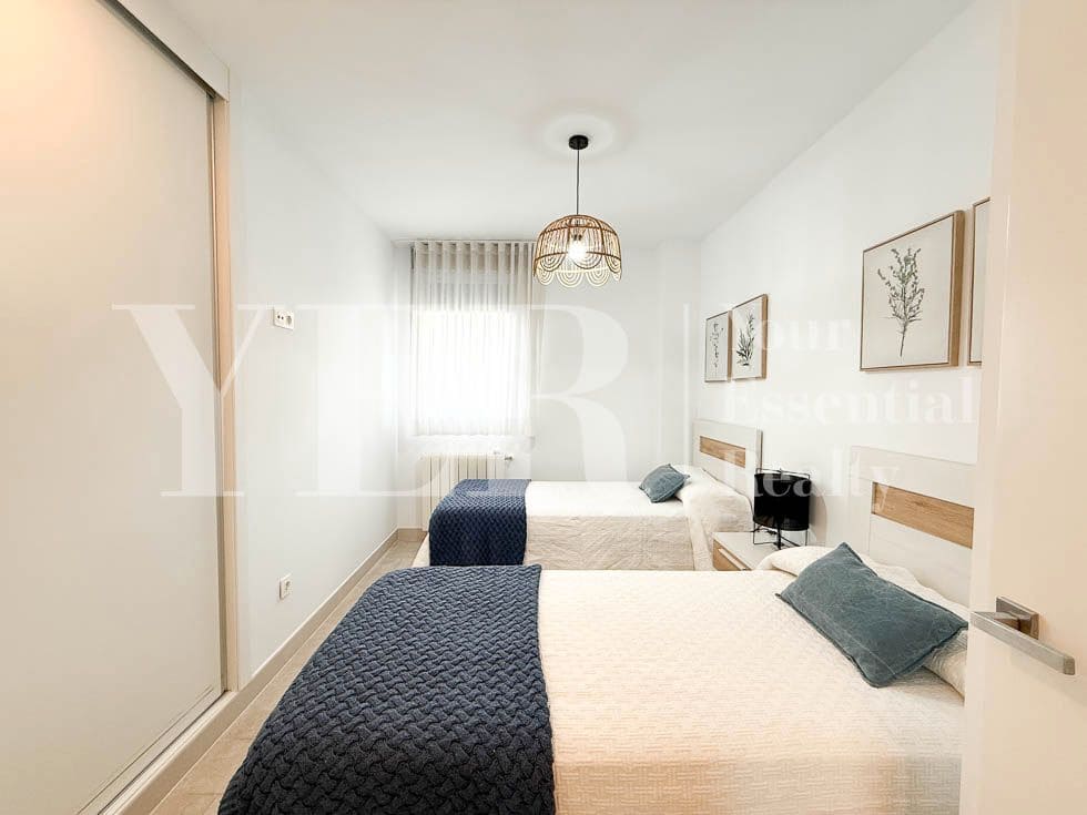 3 bedroom Beach Apartment for rent in Alicante / Alacant city with pool - € 3,200 (Ref: 9438723)