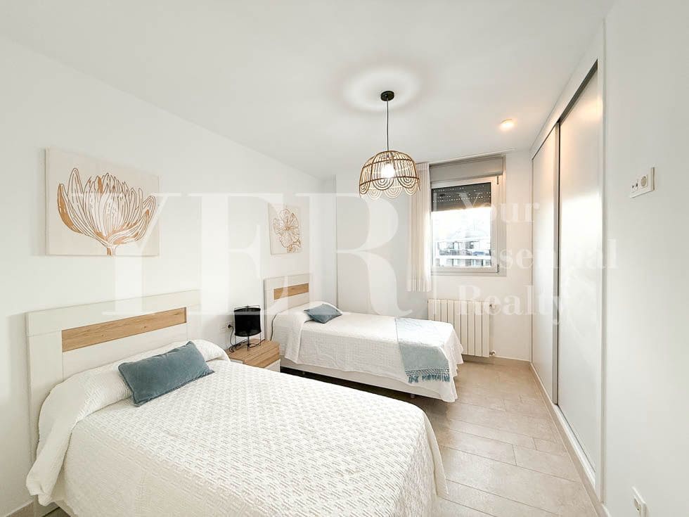 3 bedroom Beach Apartment for rent in Alicante / Alacant city with pool - € 3,200 (Ref: 9438723)