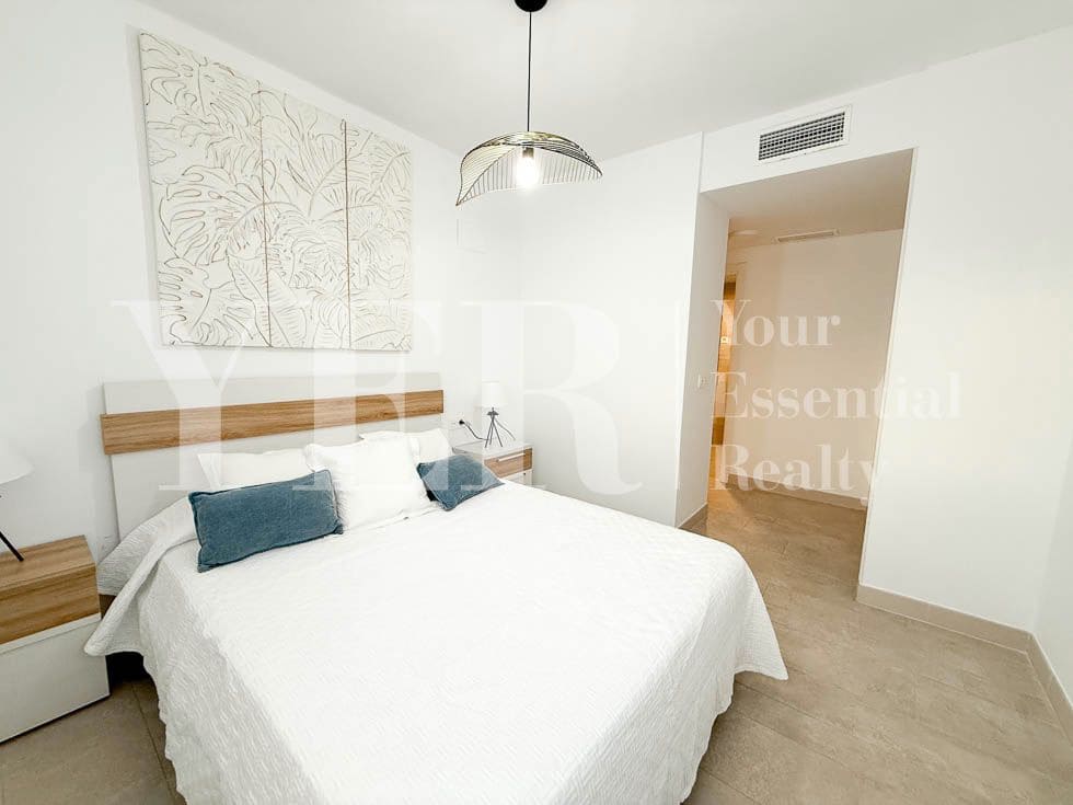 3 bedroom Beach Apartment for rent in Alicante / Alacant city with pool - € 3,200 (Ref: 9438723)