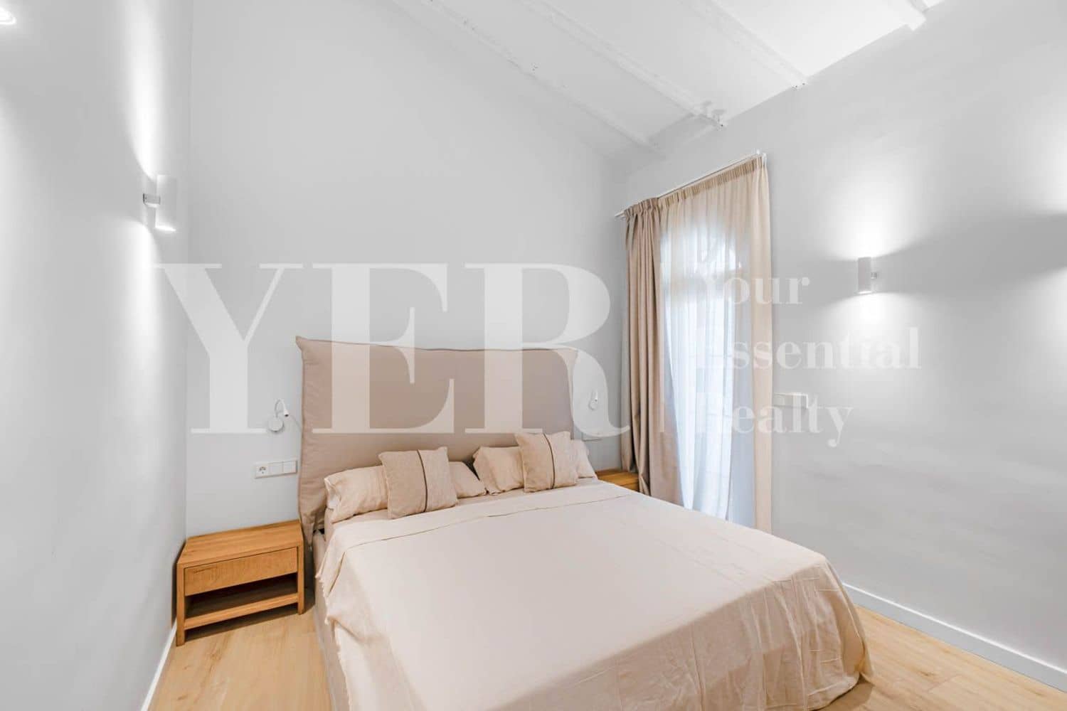 6 bedroom Villa for rent in Sedavi with pool garage - € 15,000 (Ref: 9562561)