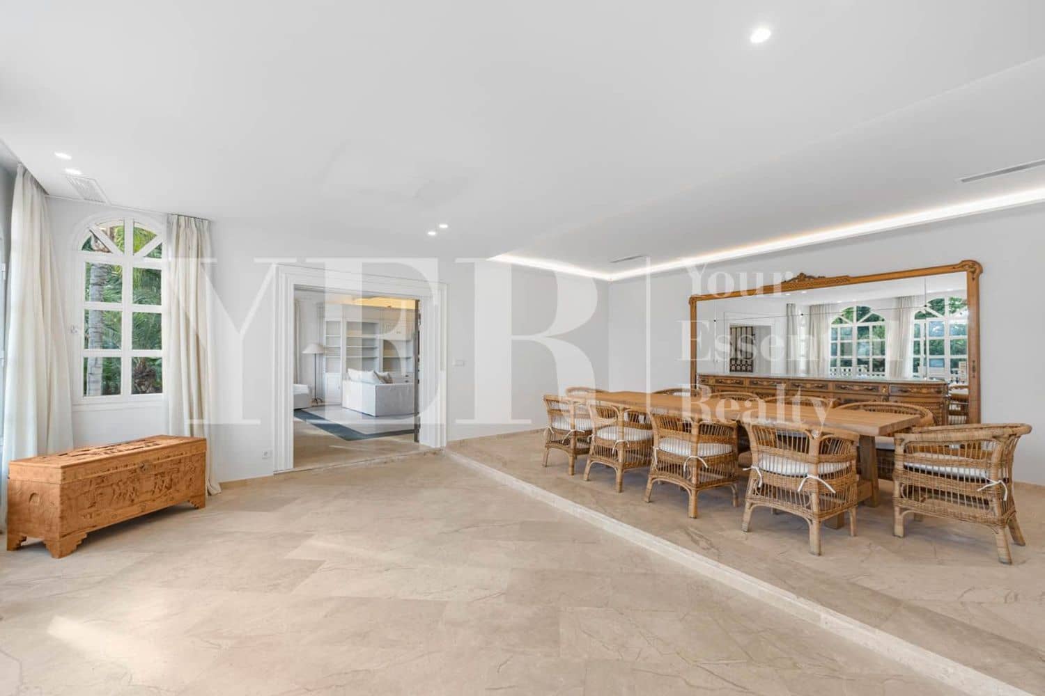 6 bedroom Villa for rent in Sedavi with pool garage - € 15,000 (Ref: 9562561)