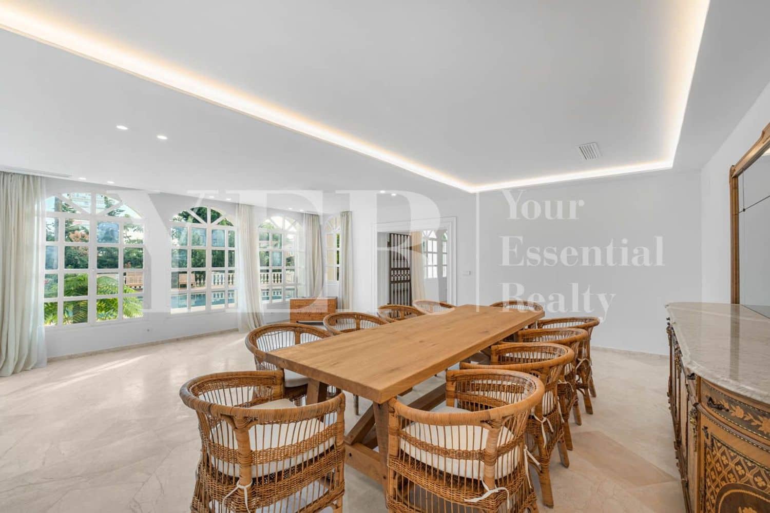 6 bedroom Villa for rent in Sedavi with pool garage - € 15,000 (Ref: 9562561)