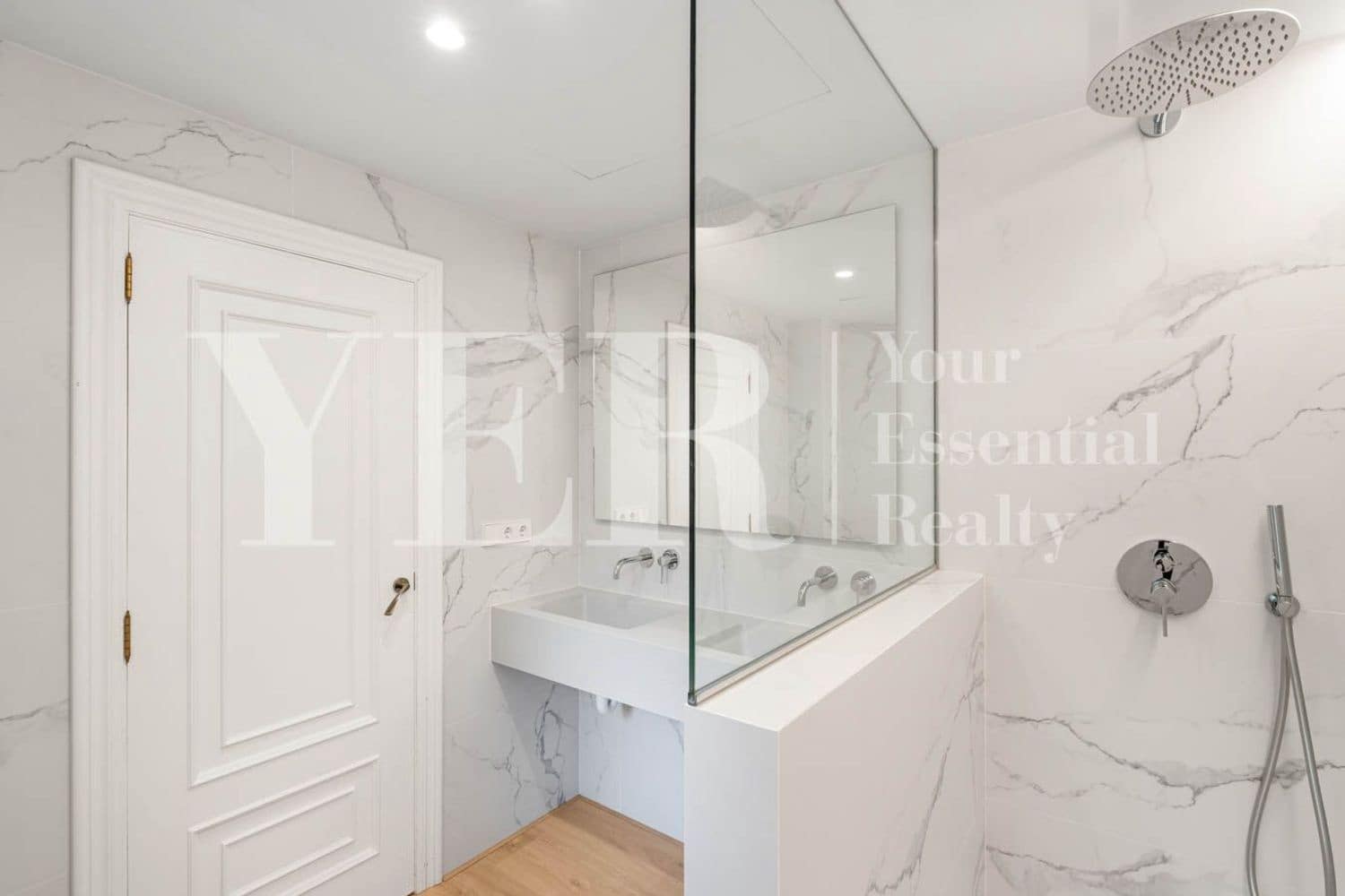 6 bedroom Villa for rent in Sedavi with pool garage - € 15,000 (Ref: 9562561)