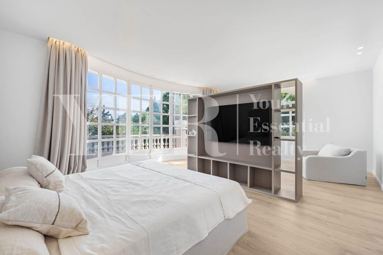 6 bedroom Villa for rent in Sedavi with pool garage - € 15,000 (Ref: 9562561)