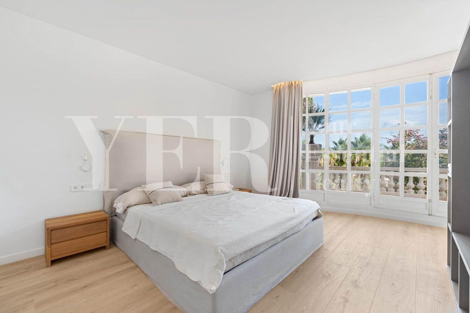 6 bedroom Villa for rent in Sedavi with pool garage - € 15,000 (Ref: 9562561)