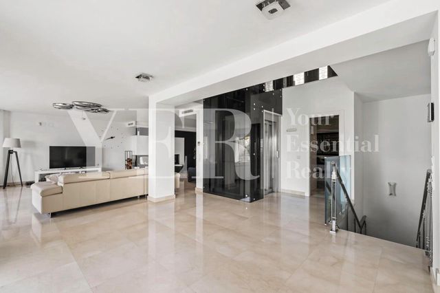 4 slaapkamer Villa te koop in Altea met zwembad garage - € 1.620.000 (Ref: 9562562)