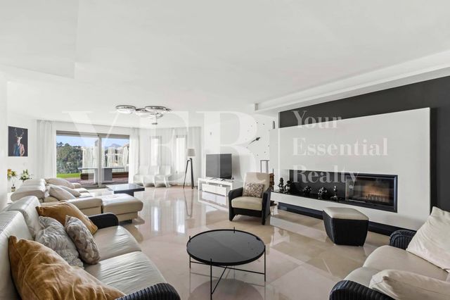 4 slaapkamer Villa te koop in Altea met zwembad garage - € 1.620.000 (Ref: 9562562)