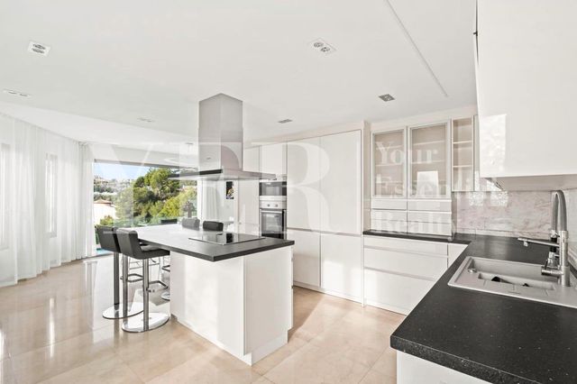4 slaapkamer Villa te koop in Altea met zwembad garage - € 1.620.000 (Ref: 9562562)