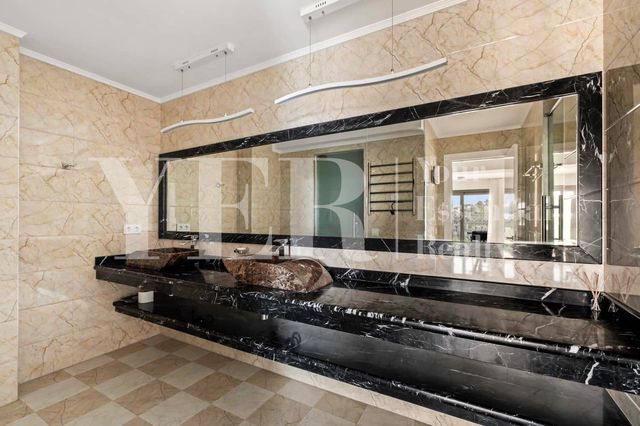4 slaapkamer Villa te koop in Altea met zwembad garage - € 1.620.000 (Ref: 9562562)