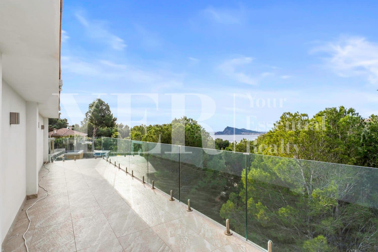 4 bedroom Villa for sale in Altea with pool garage - € 1,620,000 (Ref: 9562562)