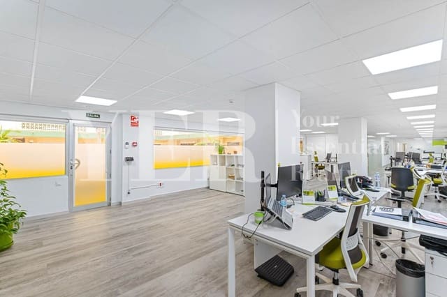 Erhverv til leje i Ensanche - Diputacion, Alicante by - € 3.200 (Ref: 9562565)