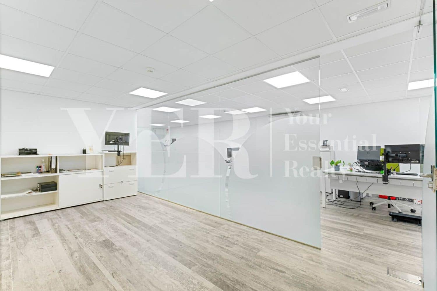 Erhverv til leje i Alicante by - € 3.200 (Ref: 9562565)