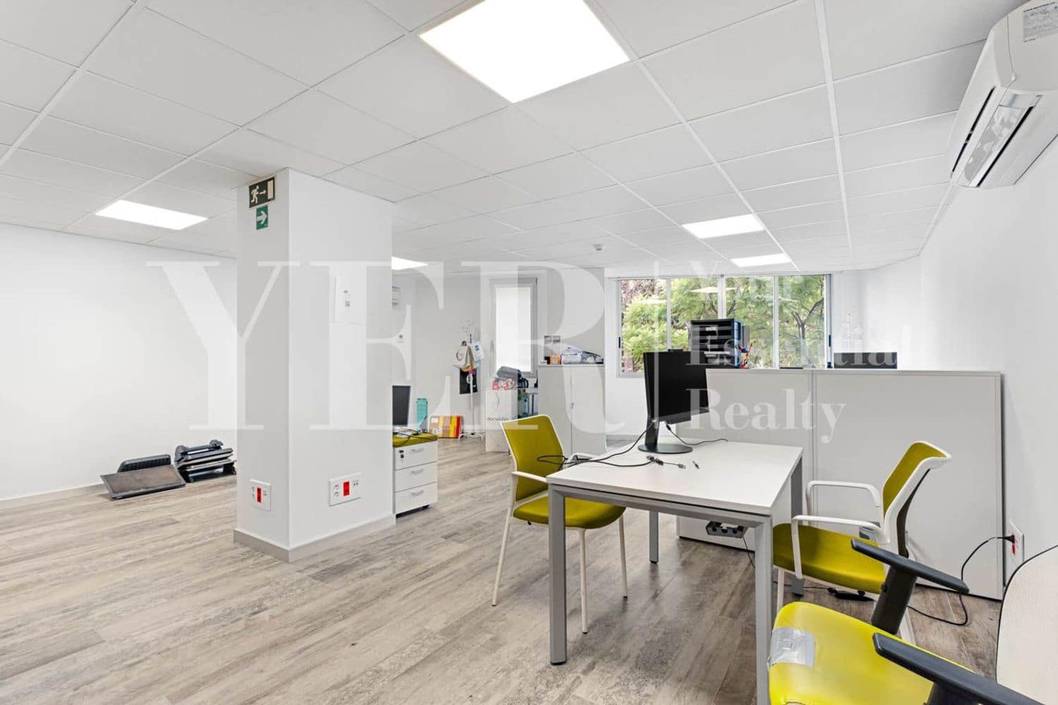 Erhverv til leje i Alicante by - € 3.200 (Ref: 9562565)