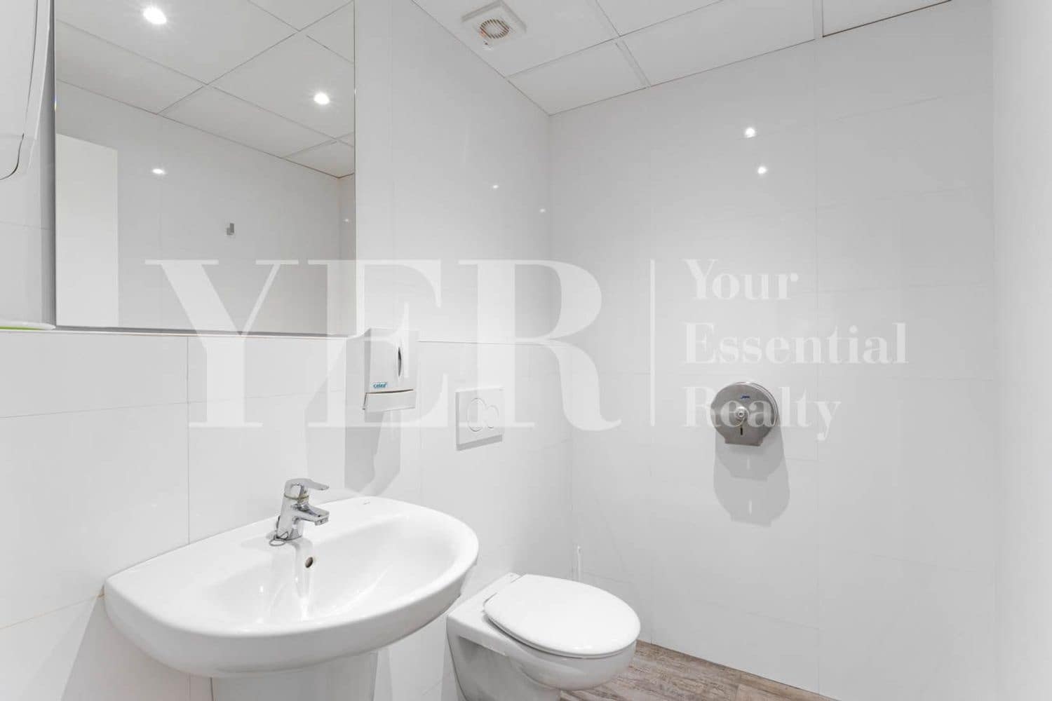 Erhverv til leje i Alicante by - € 3.200 (Ref: 9562565)