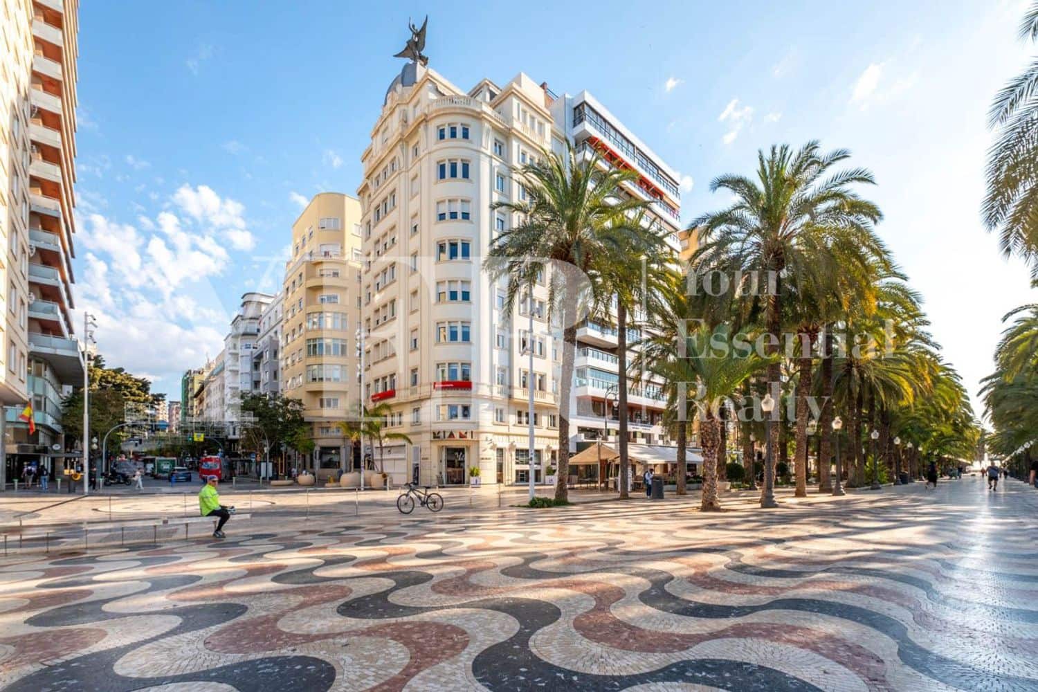 Erhverv til leje i Alicante by - € 3.200 (Ref: 9562565)