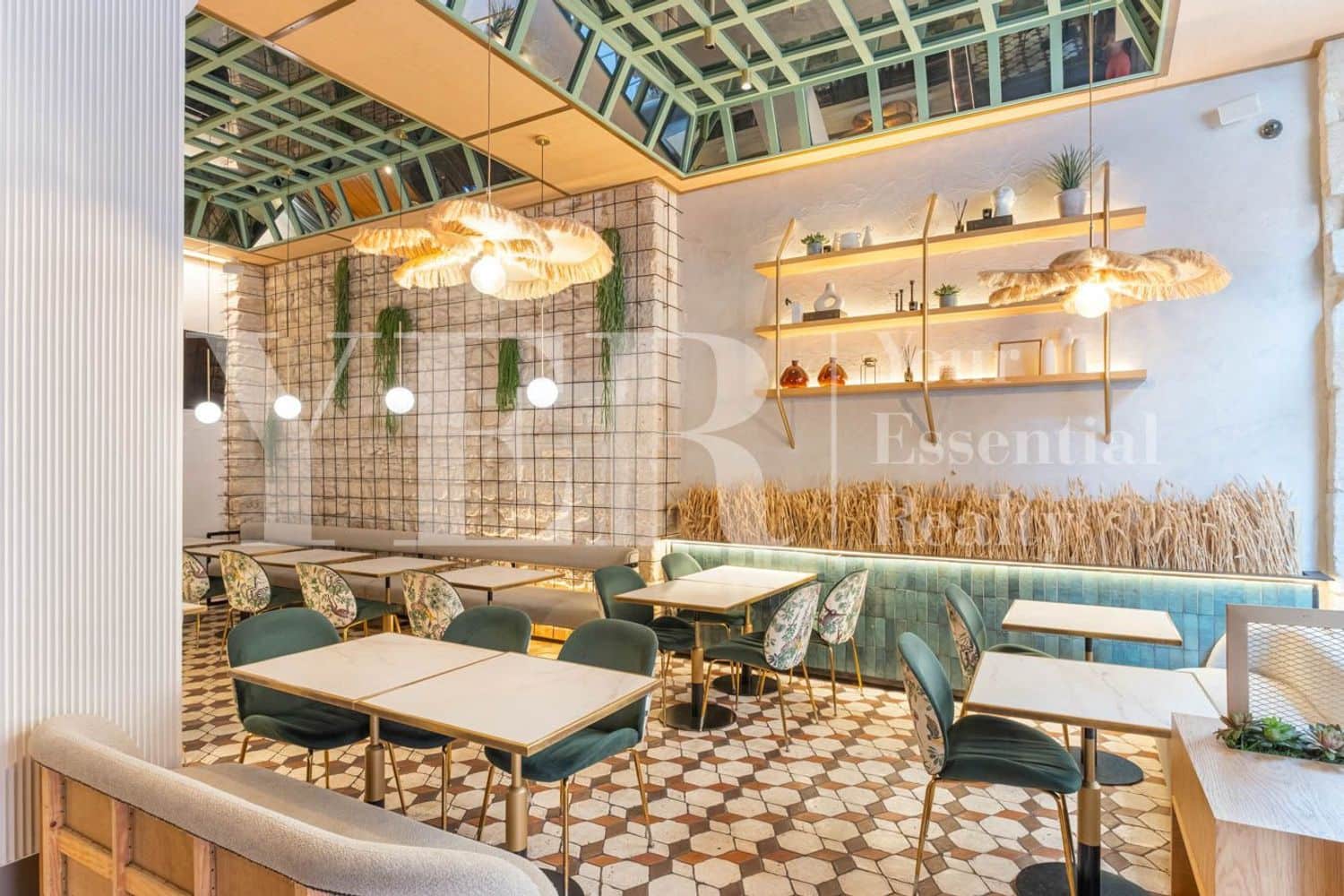 Commercieel te koop in Alicante stad - € 1.650.000 (Ref: 9562566)