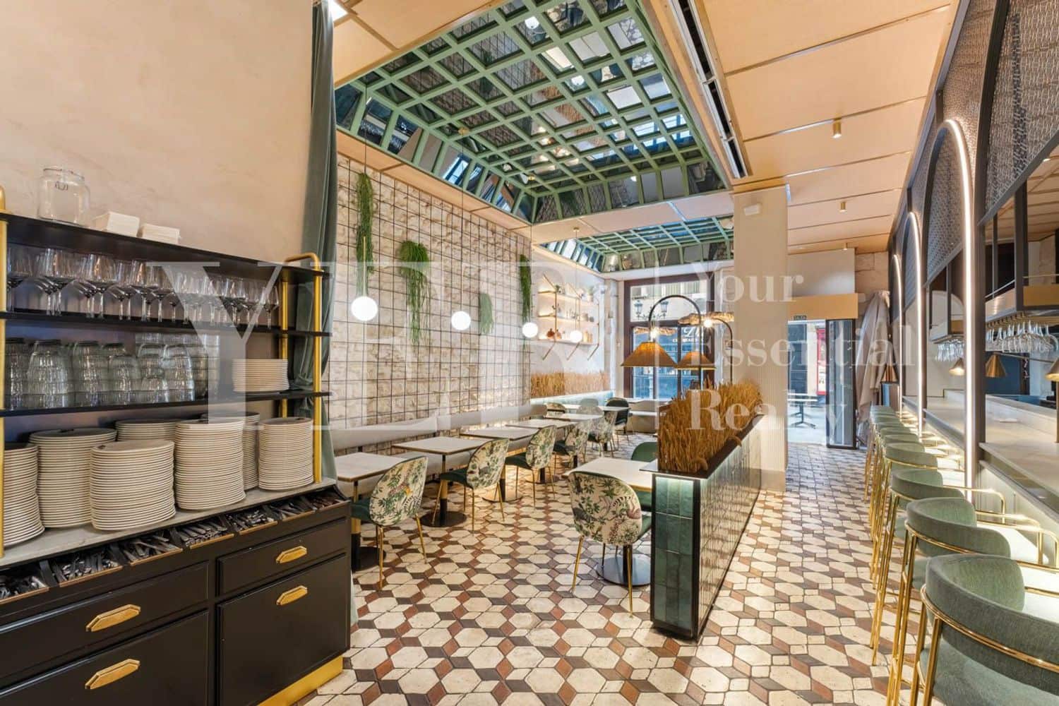 Commercieel te koop in Alicante stad - € 1.650.000 (Ref: 9562566)