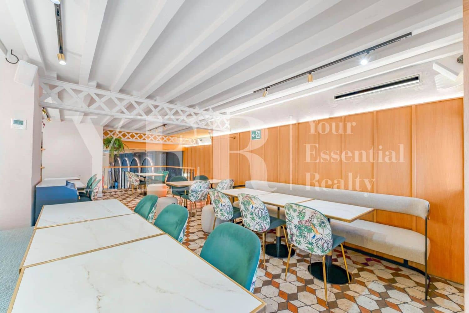 Commercieel te koop in Alicante stad - € 1.650.000 (Ref: 9562566)