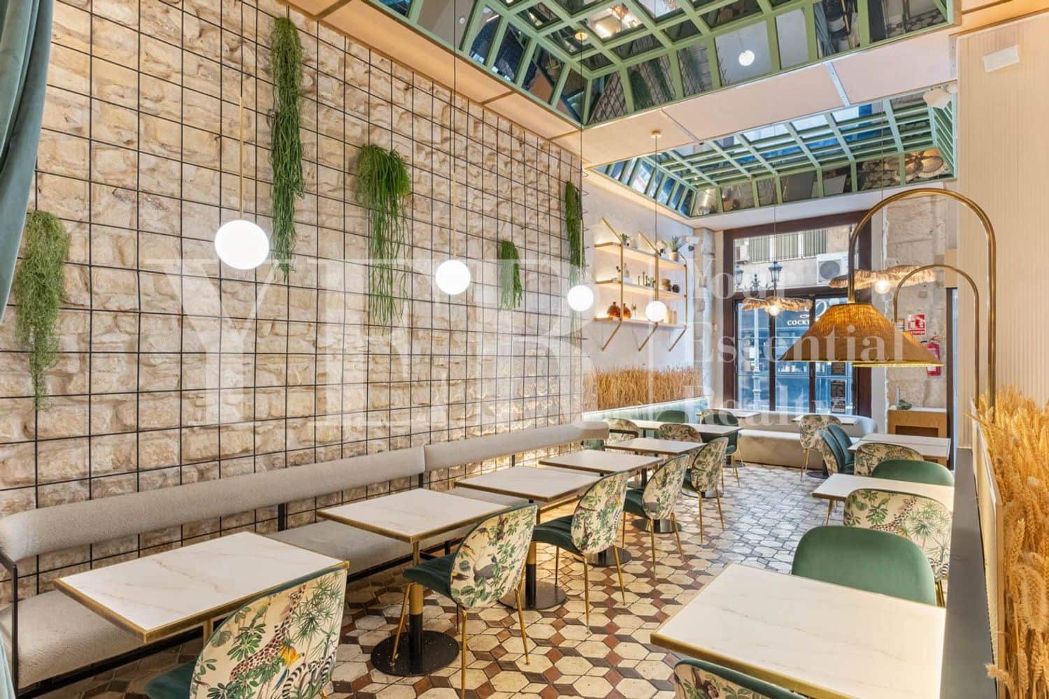 Commercieel te koop in Alicante stad - € 1.650.000 (Ref: 9562566)