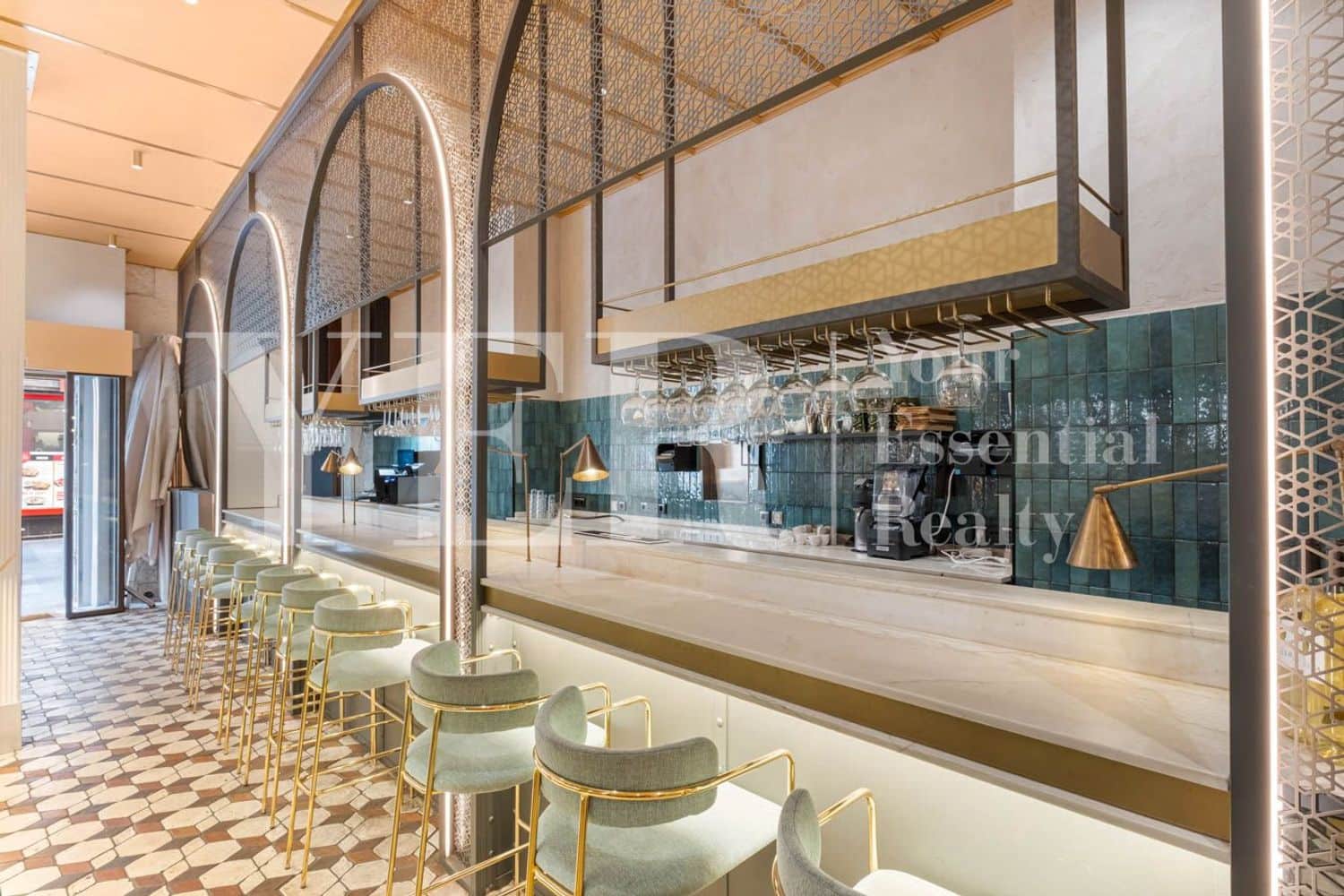 Commercieel te koop in Alicante stad - € 1.650.000 (Ref: 9562566)