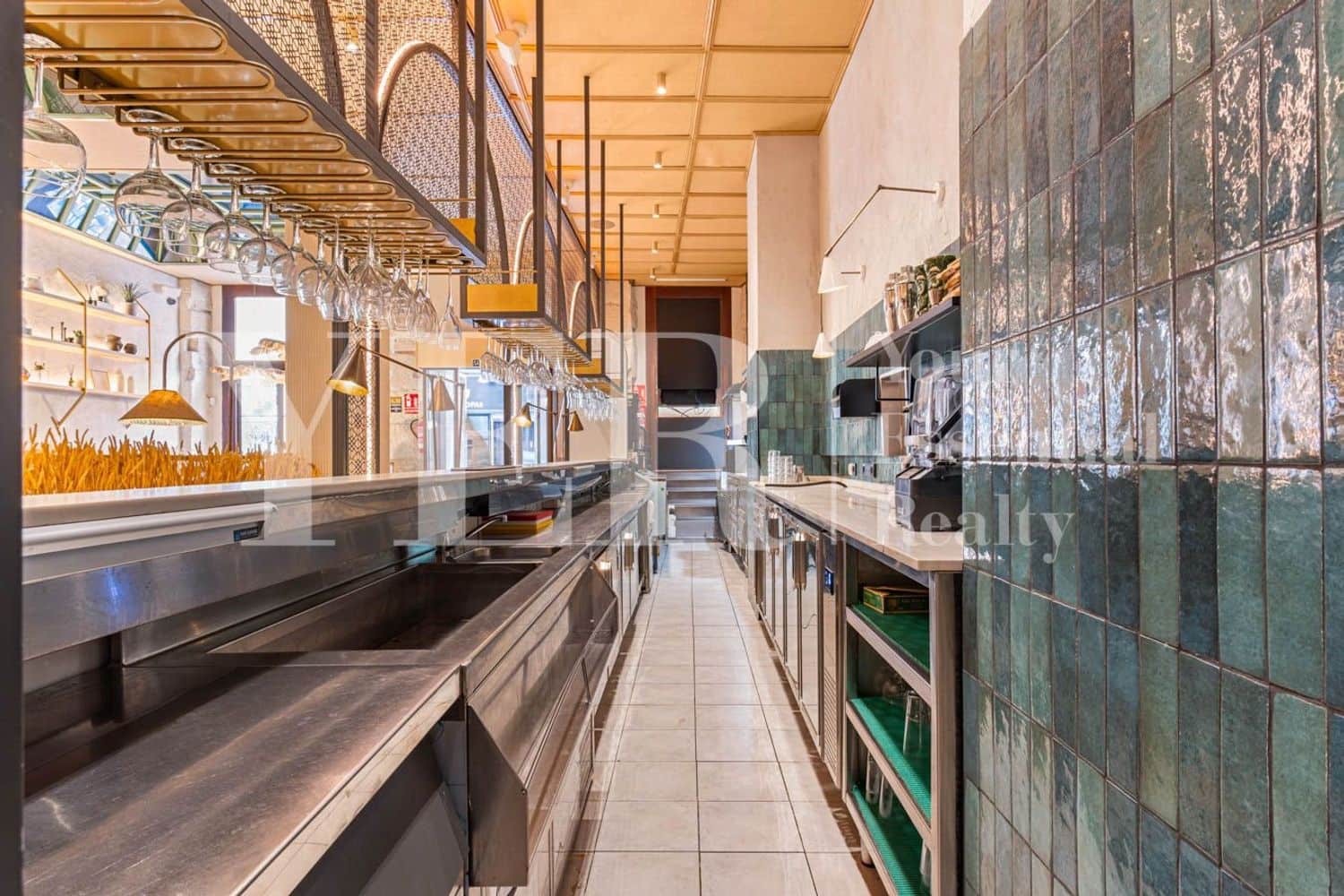 Commercieel te koop in Alicante stad - € 1.650.000 (Ref: 9562566)