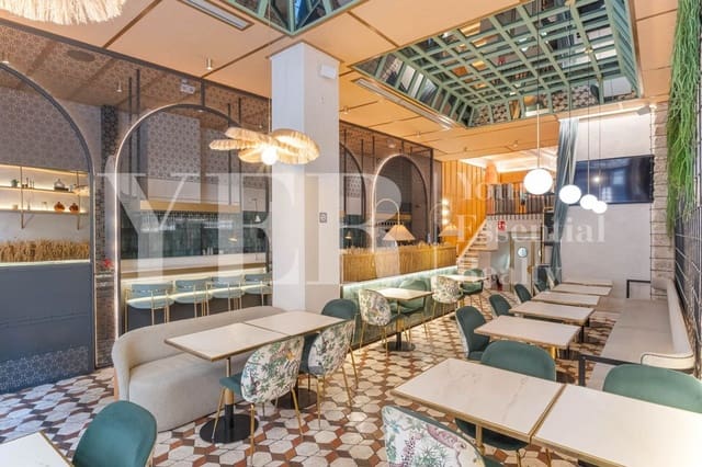 Erhverv til salg i Barrio del Centro, Alicante by - € 1.650.000 (Ref: 9562566)