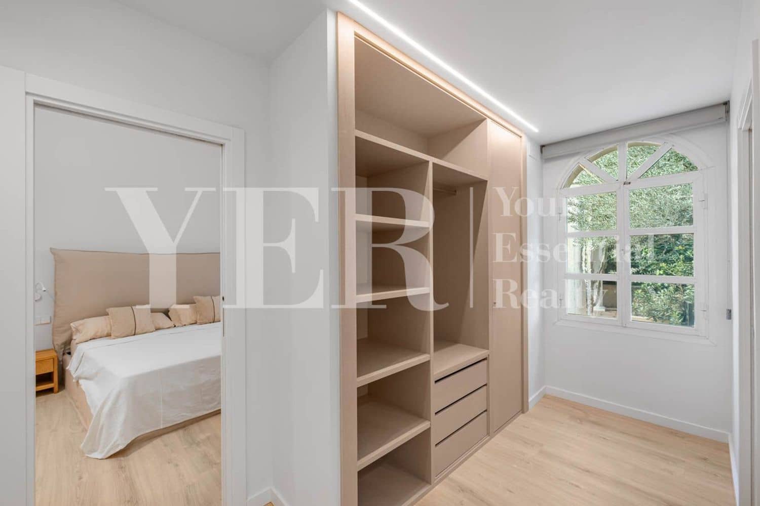 6 sypialnia Willa na sprzedaż w Miasto Alicante / Alacant z basenem garażem - 8 000 000 € (Ref: 9562567)