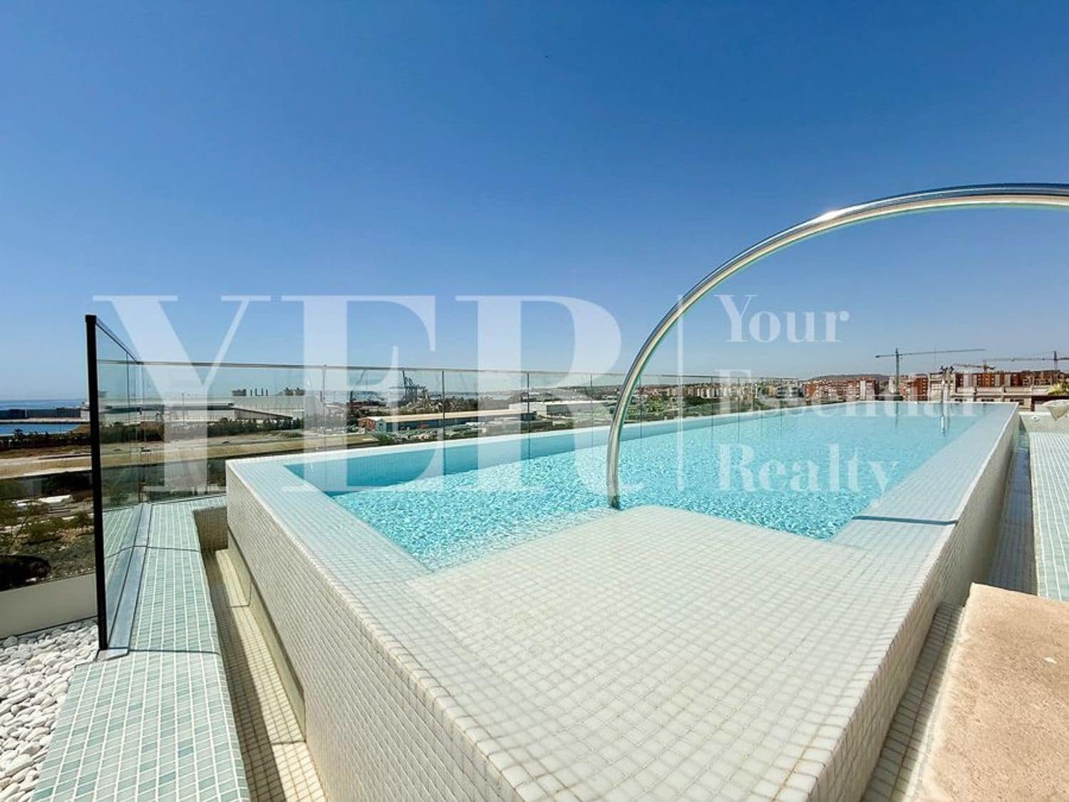 3 soveværelse Lejlighed til salg i Alicante by med swimmingpool garage - € 650.000 (Ref: 9562570)