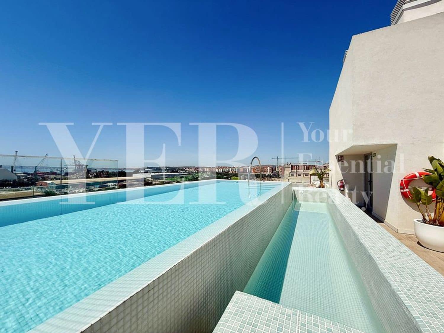 3 soveværelse Lejlighed til salg i Alicante by med swimmingpool garage - € 650.000 (Ref: 9562570)