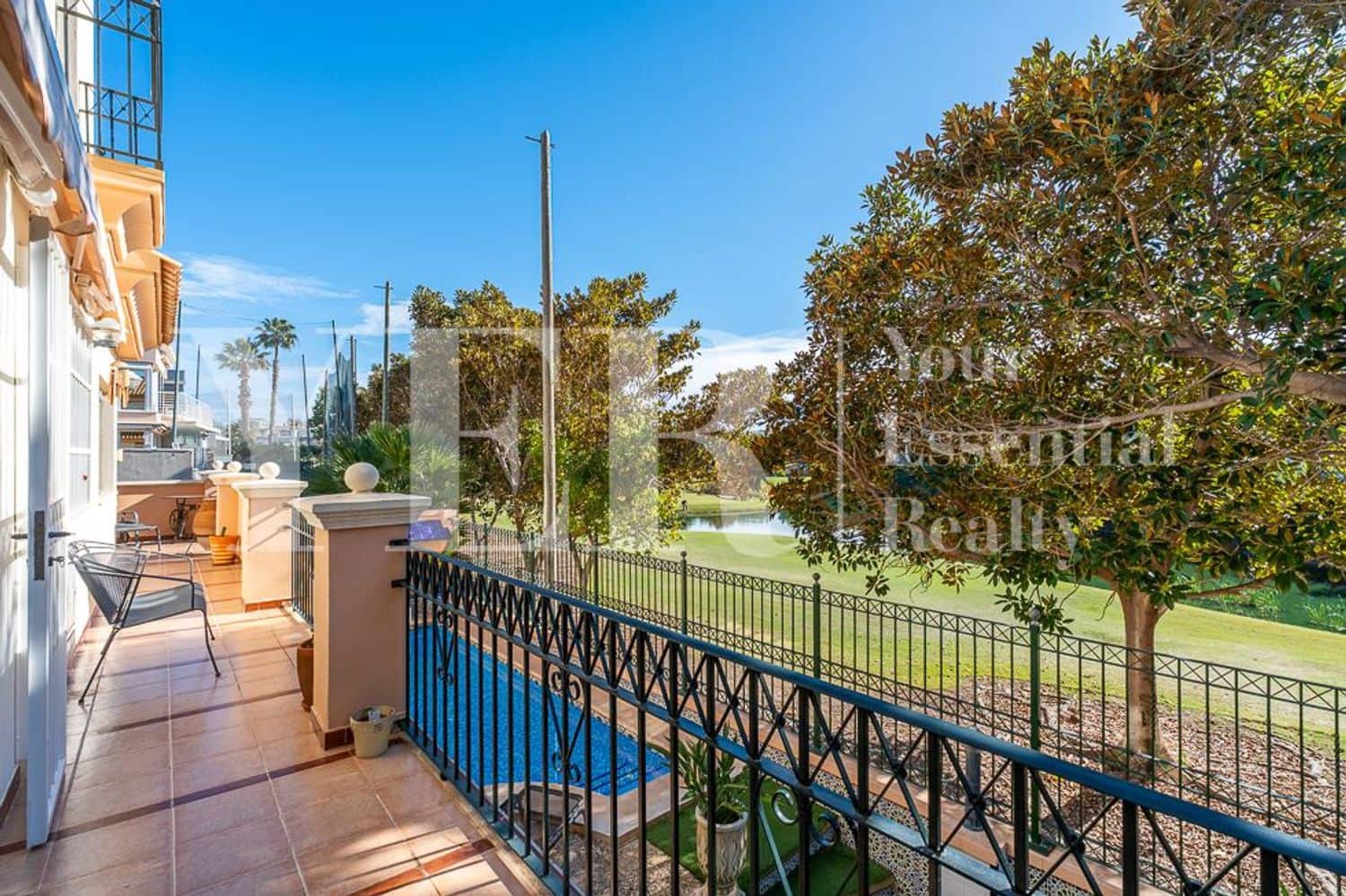 5 sypialnia Willa na sprzedaż w Miasto Alicante / Alacant z basenem garażem - 1 150 000 € (Ref: 9562575)