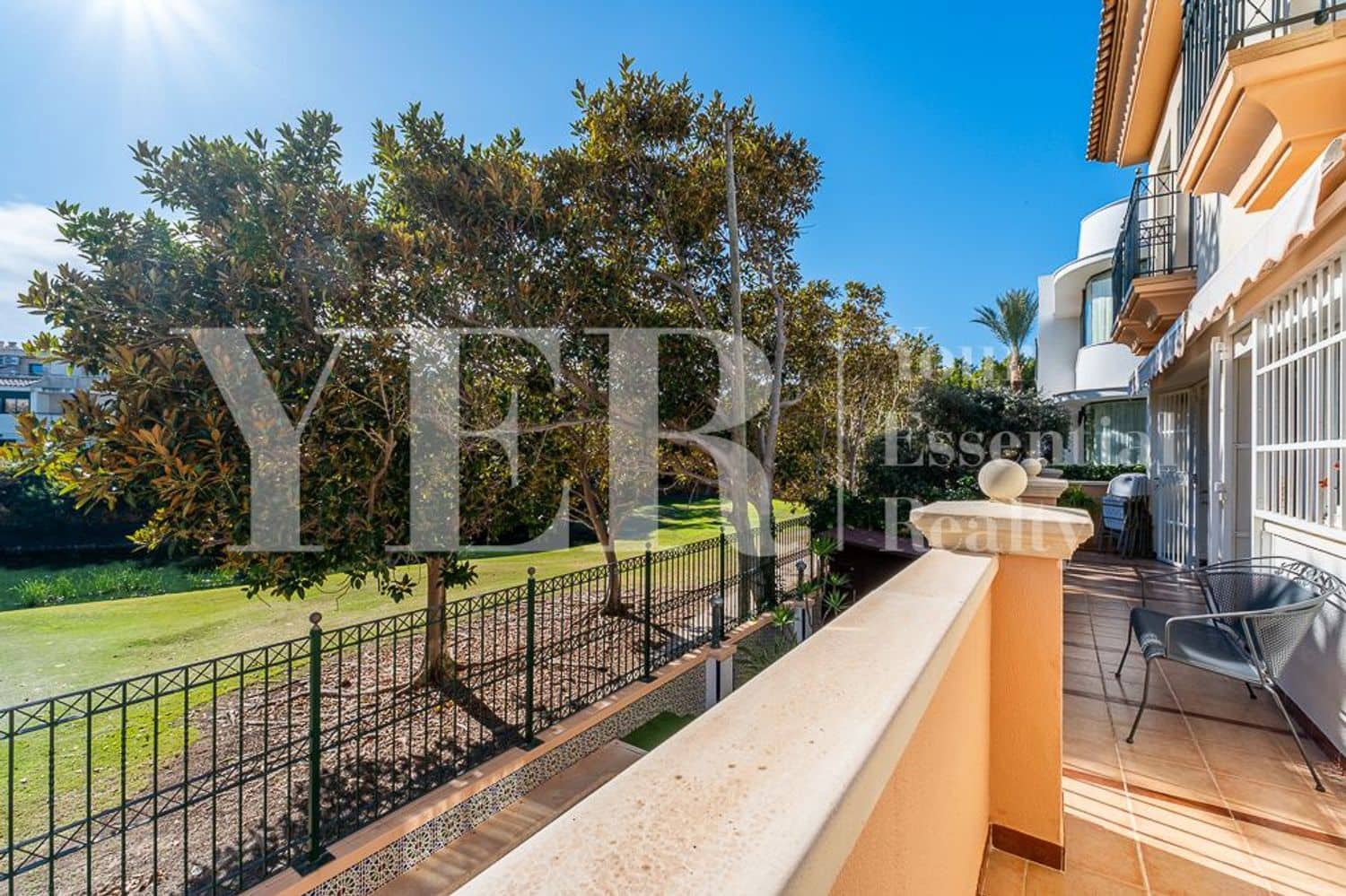 5 sypialnia Willa na sprzedaż w Miasto Alicante / Alacant z basenem garażem - 1 150 000 € (Ref: 9562575)