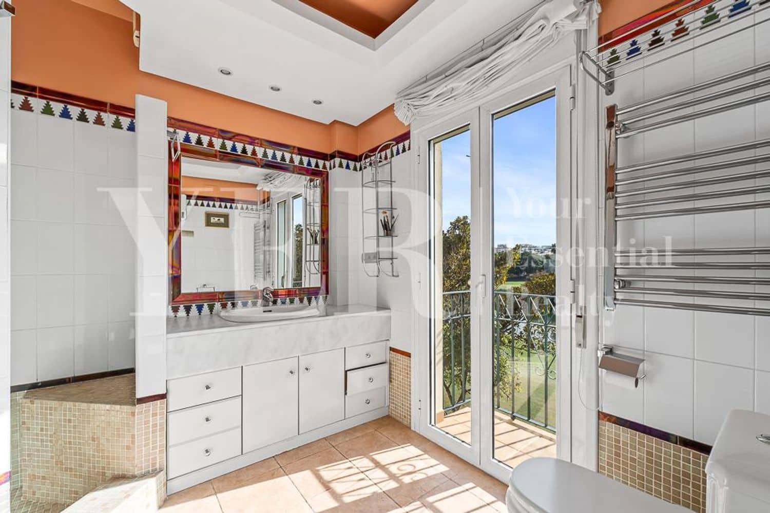 5 sypialnia Willa na sprzedaż w Miasto Alicante / Alacant z basenem garażem - 1 150 000 € (Ref: 9562575)