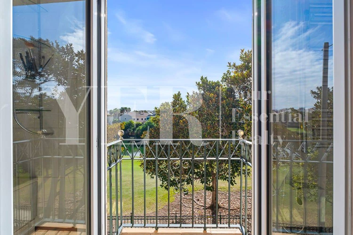 5 sypialnia Willa na sprzedaż w Miasto Alicante / Alacant z basenem garażem - 1 150 000 € (Ref: 9562575)