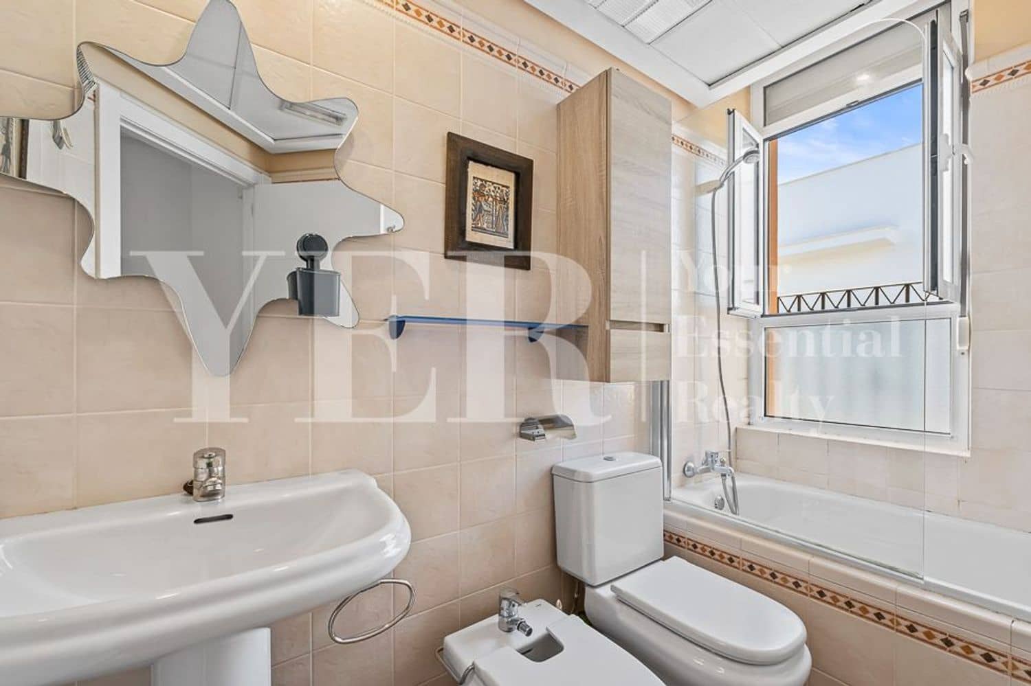 5 sypialnia Willa na sprzedaż w Miasto Alicante / Alacant z basenem garażem - 1 150 000 € (Ref: 9562575)